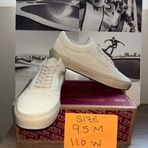 Vans Old Skool sz 9.5 Men’s 11.0 Woman